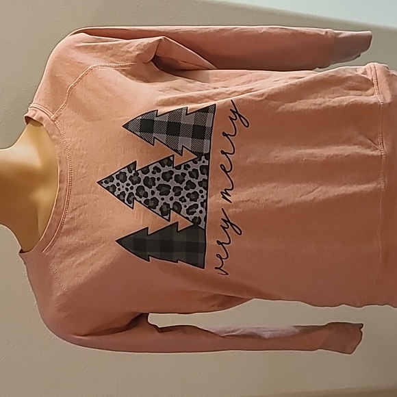 "Very Merry" pajama top size medium - Picture 1 of 10
